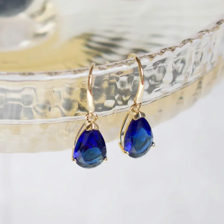 droppe blå örhängen i 9 karat guld med syntetisk safir - Gold Collection