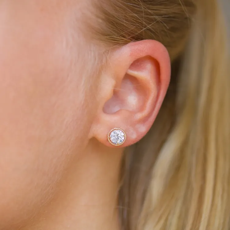 runda örhängen i 14 karat guld med zirkon - Gold Collection