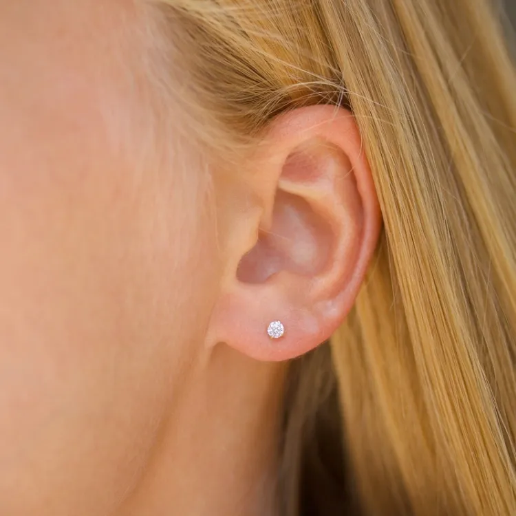3 mm runda örhängen i 14 karat guld med zirkon - Gold Collection