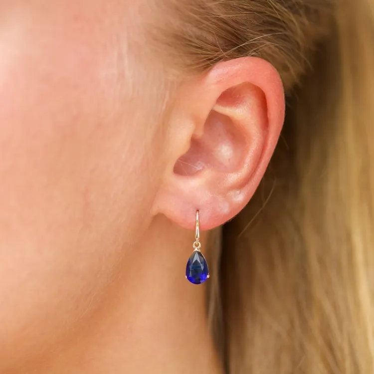 droppe blå guldörhängen i 14 karat guld med syntetisk safir - Gold Collection