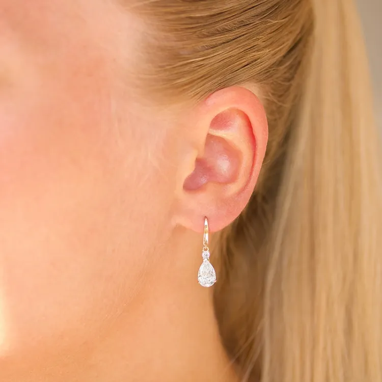 droppformad örhängen i 14 karat guld med zirkon - Gold Collection
