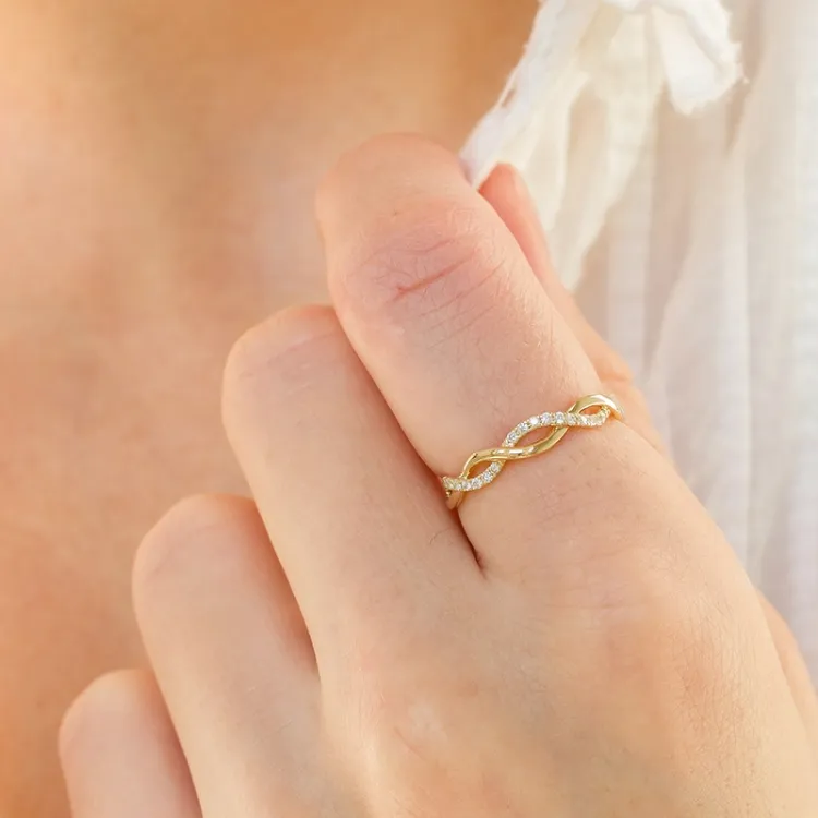 diamant ring i 14  karat guld 0,15 ct