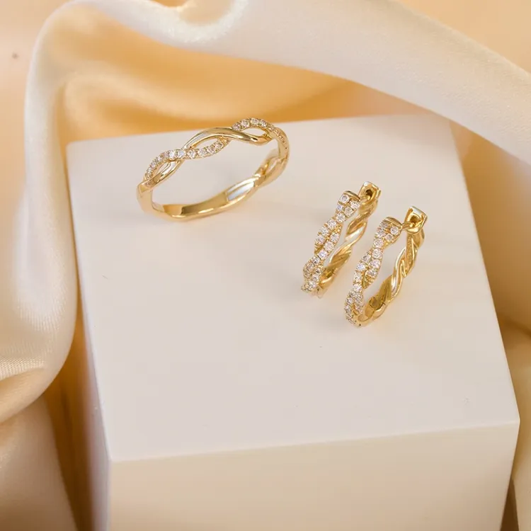 diamant ring i 14  karat guld 0,15 ct