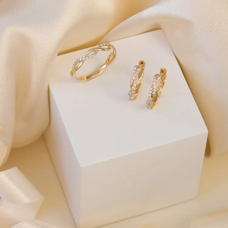 diamant ring i 14  karat guld 0,15 ct