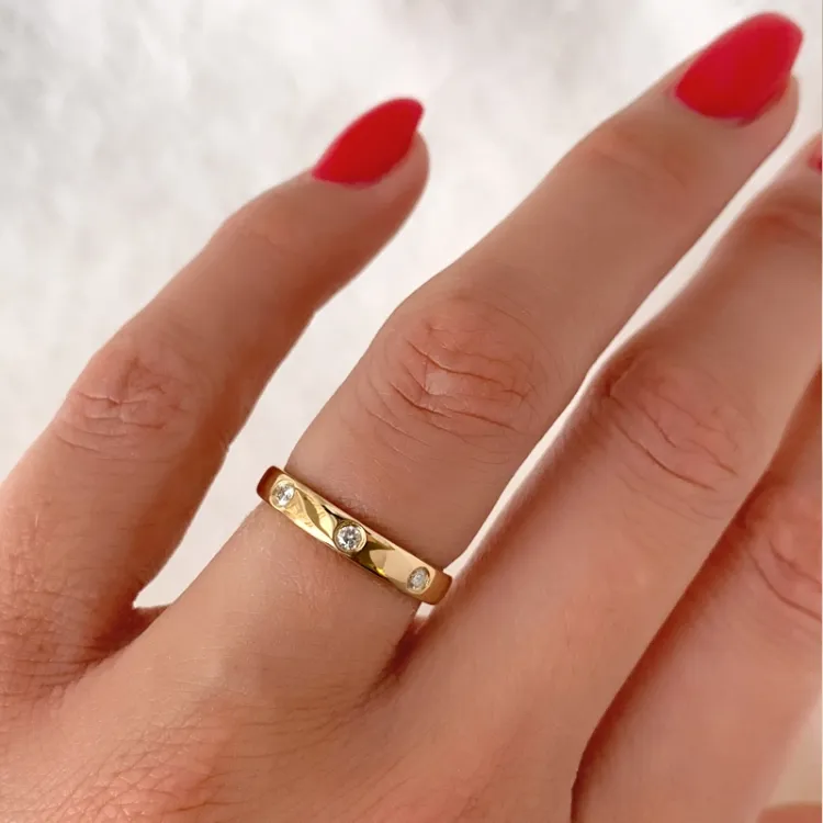 diamant alliancring i 14  karat guld 0,10 ct