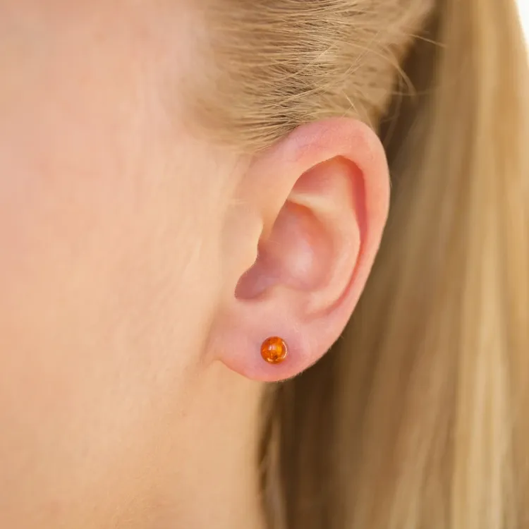5 mm runda bärnsten örhängen i silver