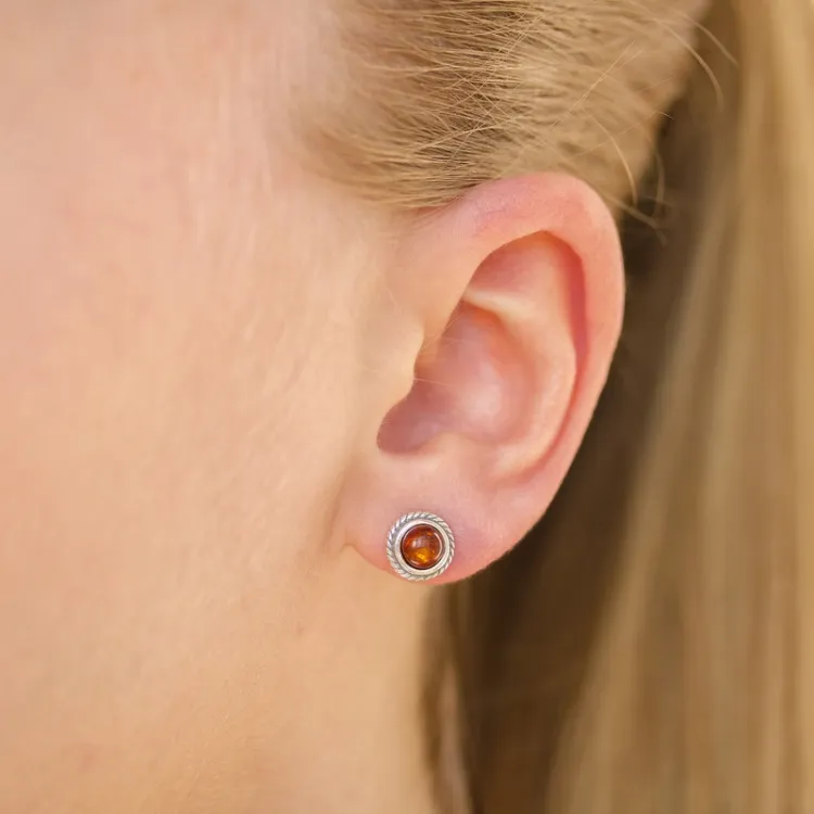 runda bärnsten örhängen i oxiderat sterlingsilver