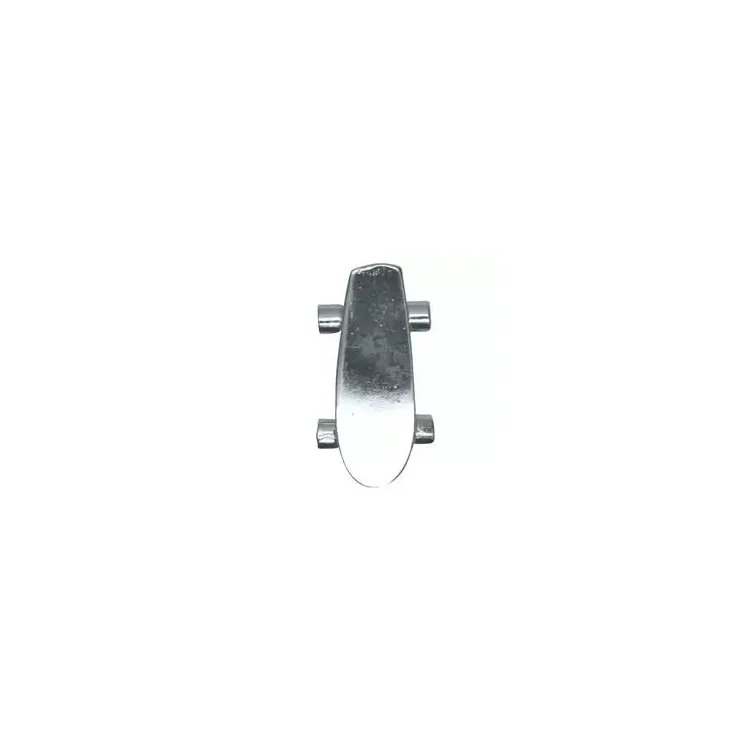 Skateboard hängen i silver