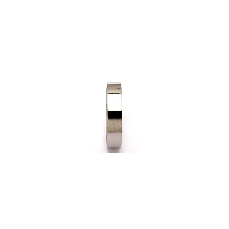 Ring i titan