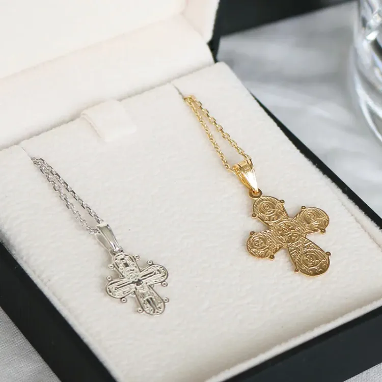 18 x 30 mm dagmarkors i förgyllt silver - Amoré
