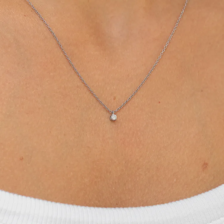 lab grown diamant hängen med halskedja i 925 carat silver 0,062 ct