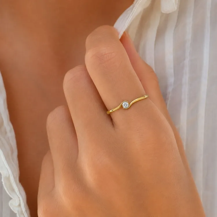 lab grown diamant solitärring i förgyllt silver