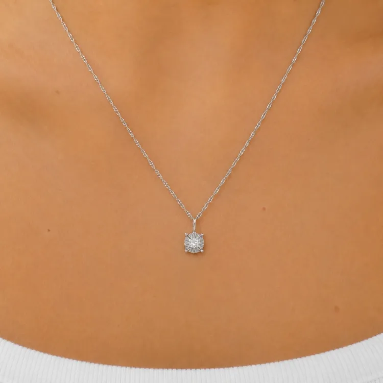 45 cm halsband med hängen i silver 0,035 ct