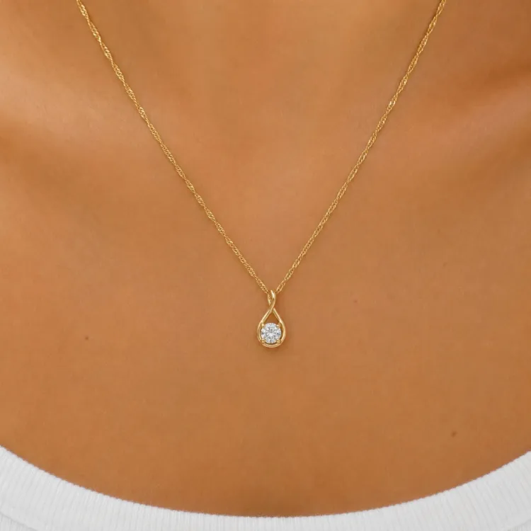 45 cm halsband med hängen i förgyllt silver 0,062 ct