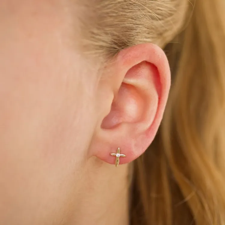 kors örhängestift i 9 karat guld med zirkon