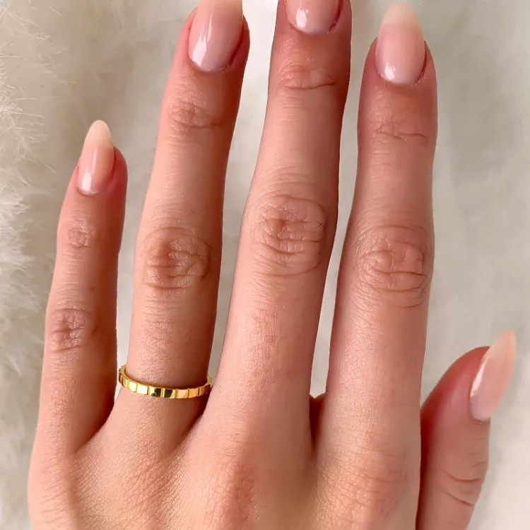 strukturerad ring i förgyllt silver