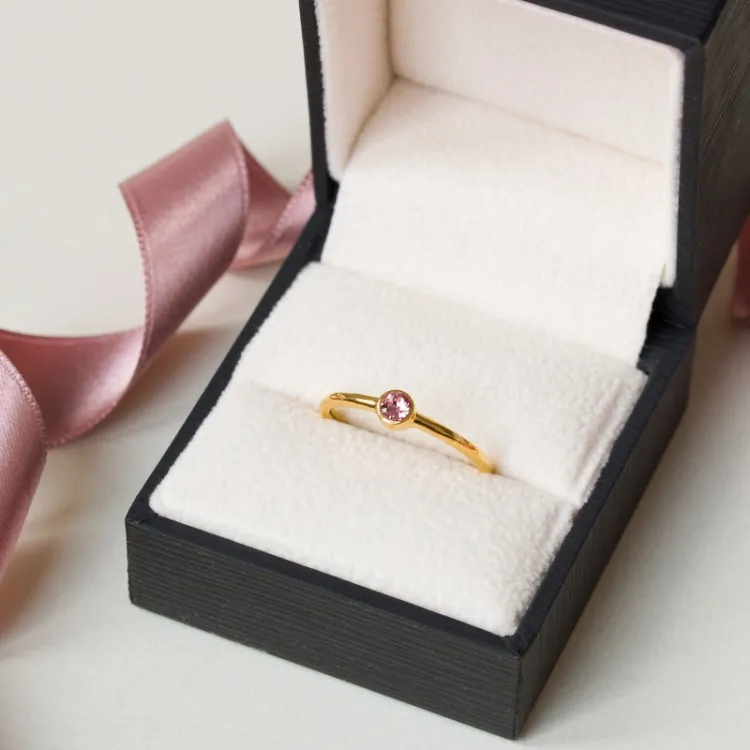 kristal ring i förgyllt silver