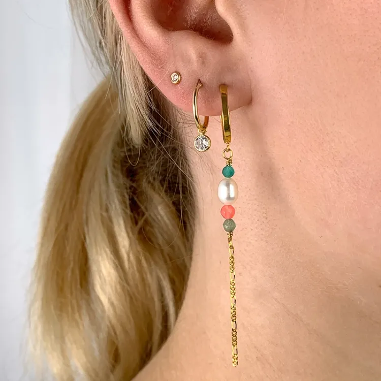 vackra lapis lazuli kedja örhängen i förgyllt silver - Loom Stones