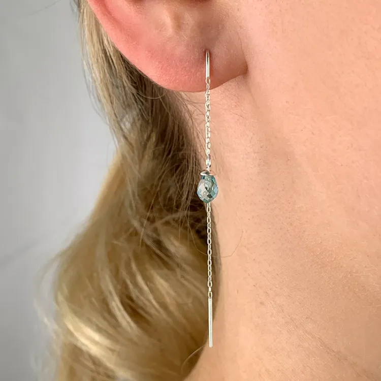 blå topas glas kedja örhängen i silver - Loom Stones
