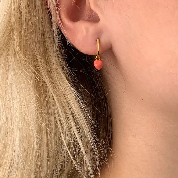 12 mm hjärta emalj örhängen i förgyllt silver