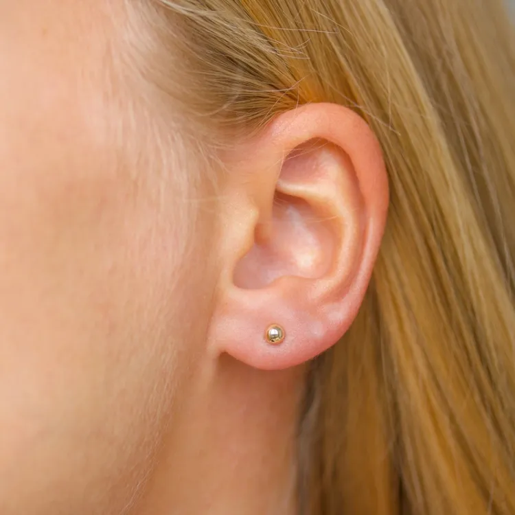 4 mm örhängestift i 9 karat guld - Gold Collection