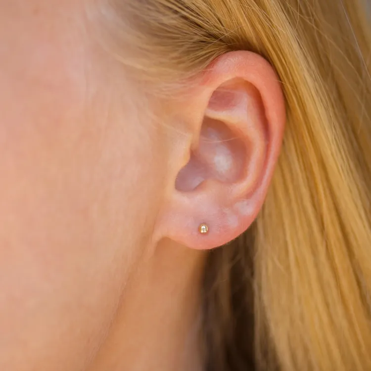2,5 mm kula helix piercing i 9 karat guld - Gold Collection