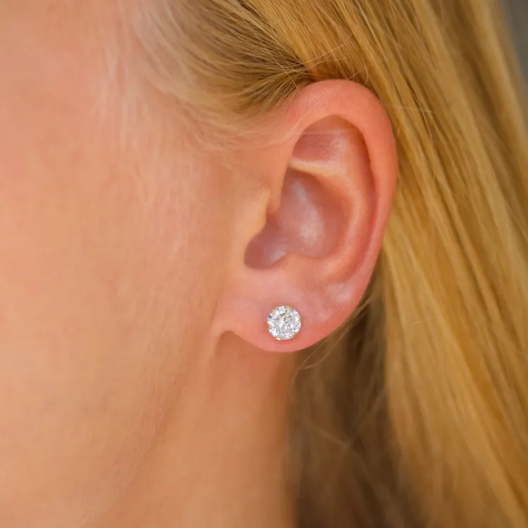 6 mm örhängestift i 9 karat guld med zirkon - Gold Collection
