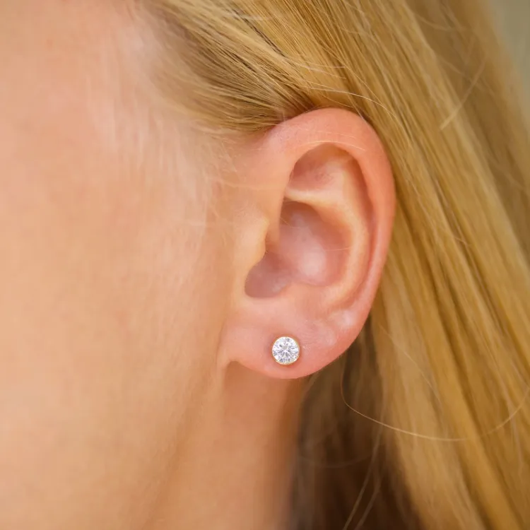 5 mm örhängestift i 9 karat guld med zirkon - Gold Collection