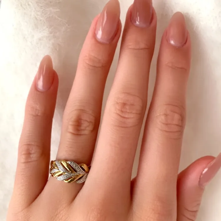 ring i 9 karat guld med rhodium - Gold Collection