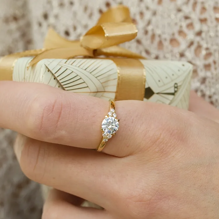 vit zirkon ring i 9 karat guld - Gold Collection