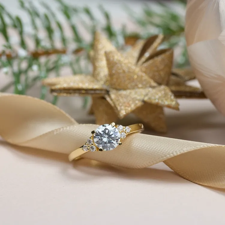 vit zirkon ring i 9 karat guld - Gold Collection
