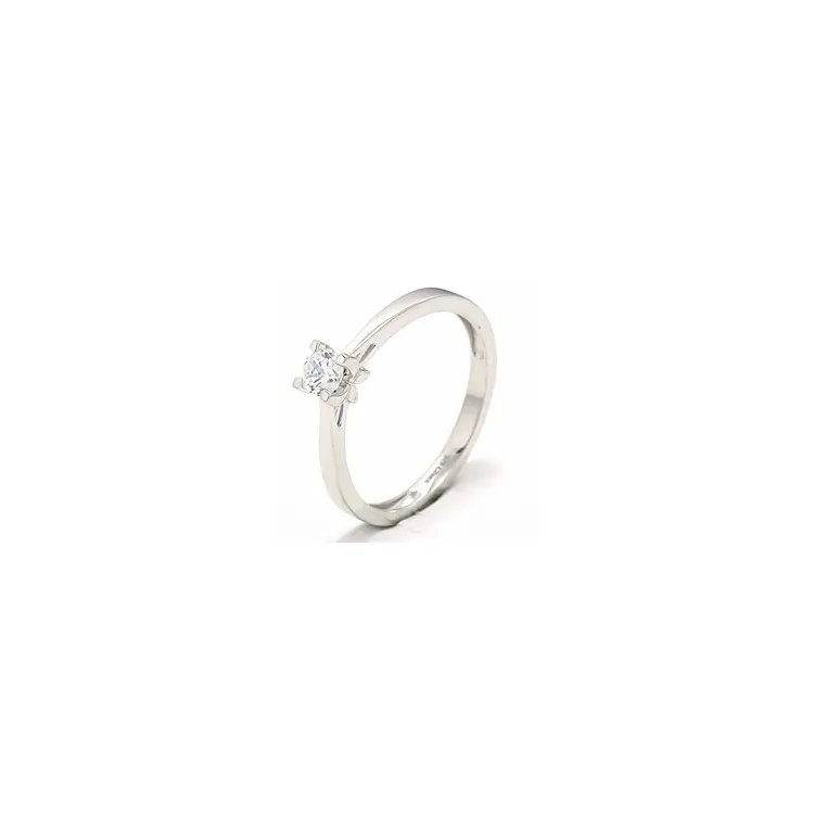 Vit zirkon solitärring i 9 karat vitguld