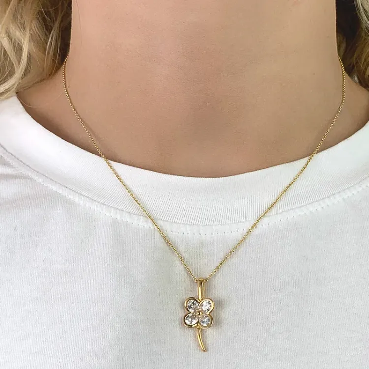 blommor hängen i 9 karat guld