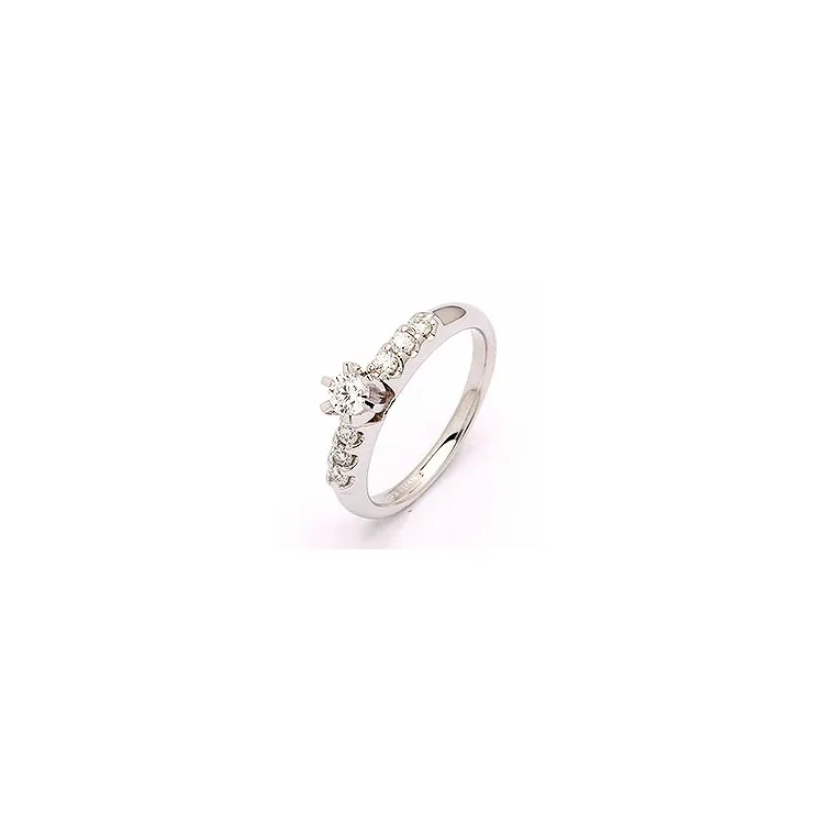 diamant ring i 14  karat vitguld 0,53 ct