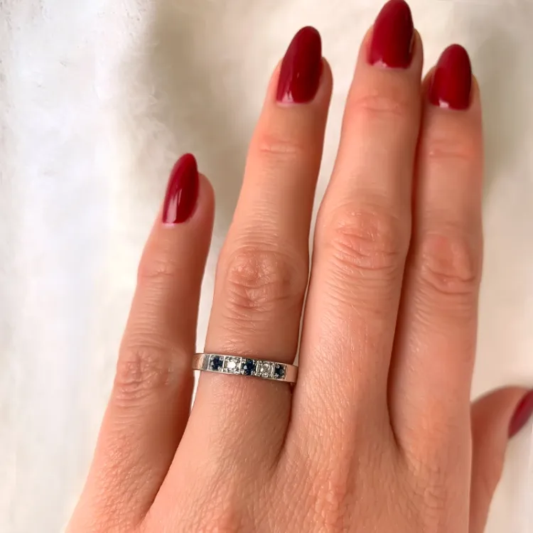 safir alliancring i 14 karat vitguld 0,06 ct 0,15 ct