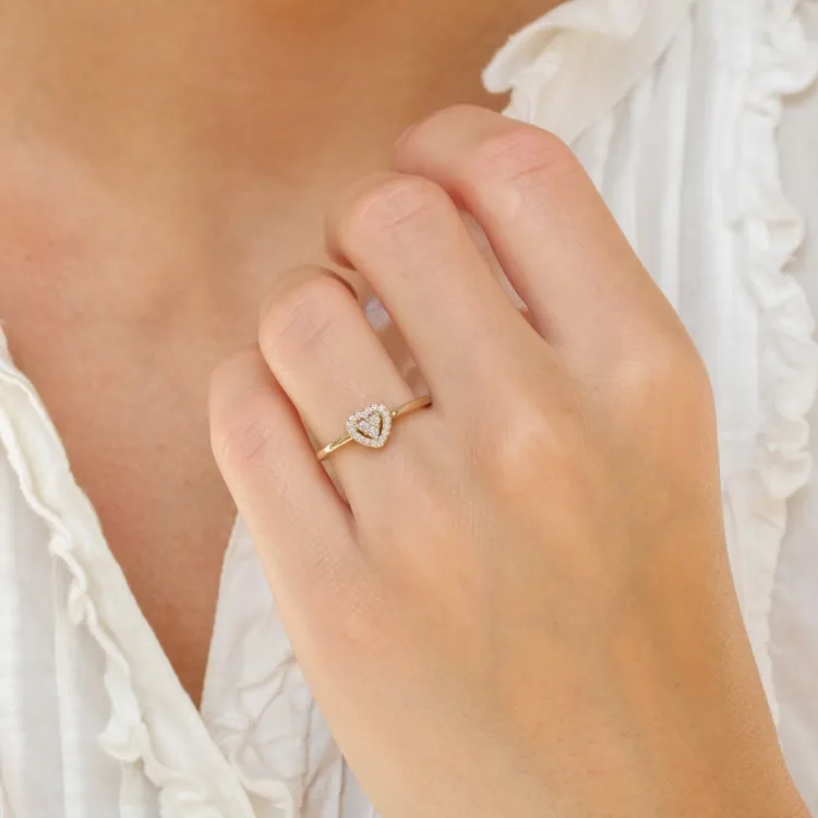 Hjärtering i 14  karat guld 0,129 ct