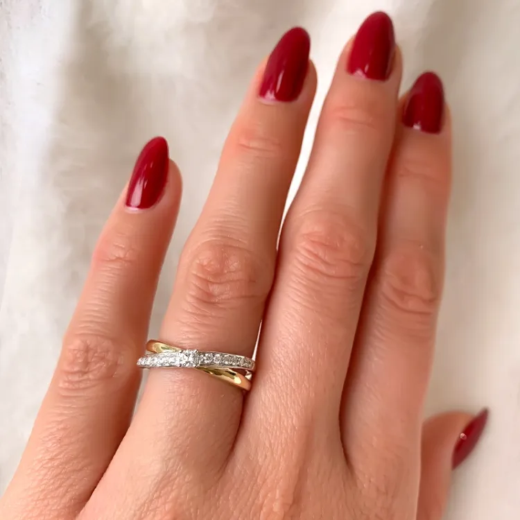 diamant ring i 14 karat guld- och vitguld 0,25 ct