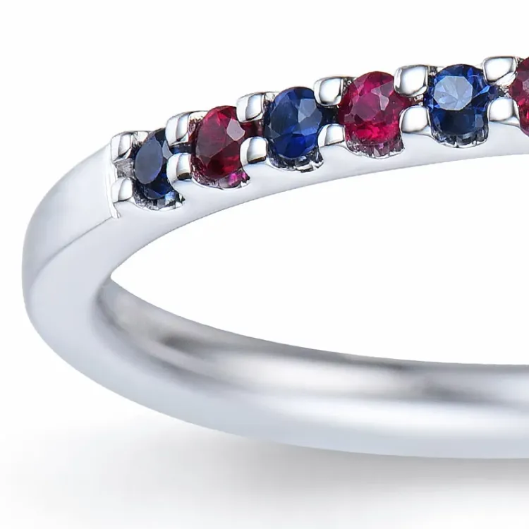 rubin ring i 14  karat vitguld 0,16 ct 0,14 ct
