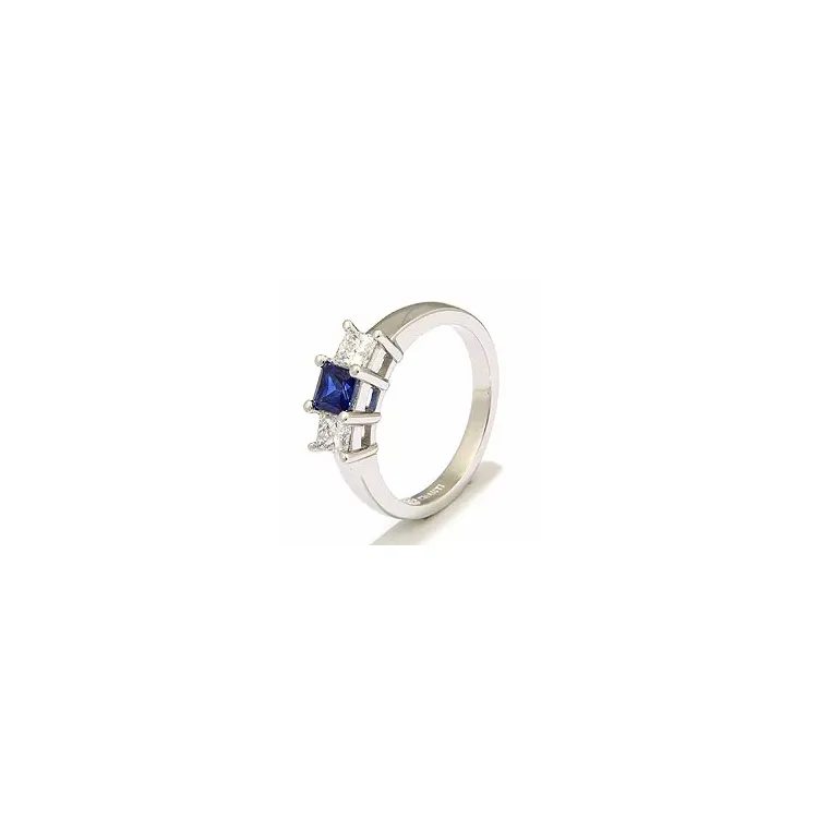 fyrkantigt safir ring i 14  karat vitguld 0,52 ct 0,36 ct