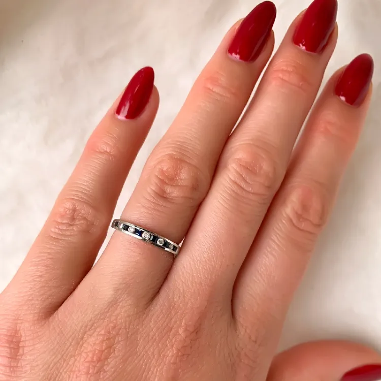 blå safir diamantring i 14  karat vitguld 0,11 ct 0,26 ct