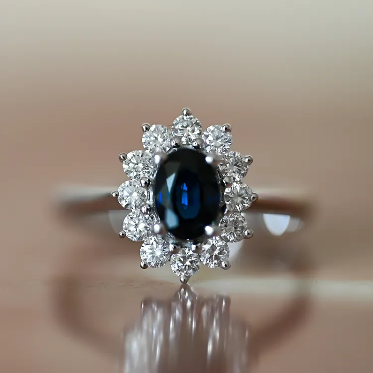 safir rosettring i 14  karat vitguld 0,55 ct 1,00 ct