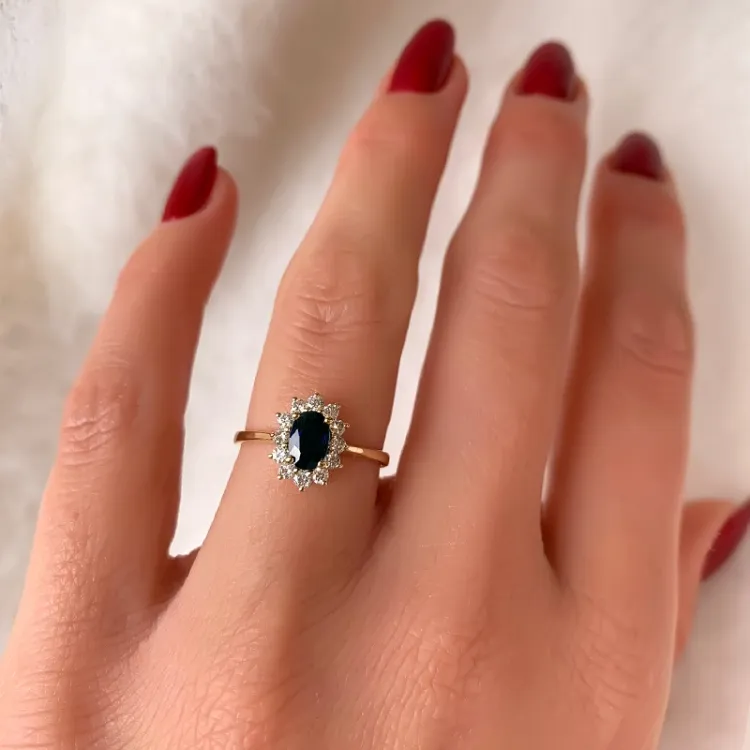 safir rosettring i 14  karat guld 0,26 ct 0,65 ct