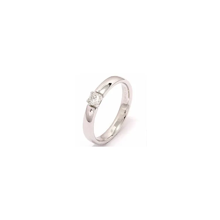 vitgulds ring i 14  karat vitguld 0,20 ct