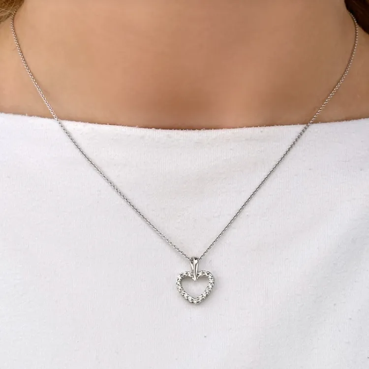 hjärta diamant hängen i 14  carat vitguld 0,21 ct