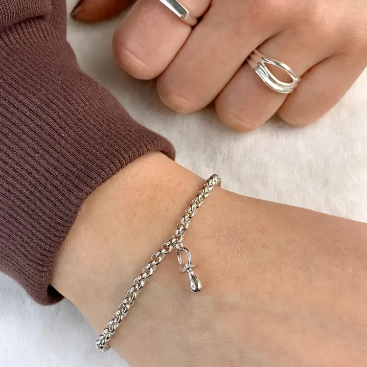 Siersbøl napp armband i silver
