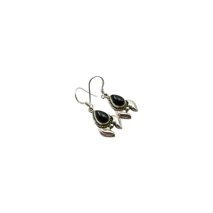 onyx silverörhängen i oxiderat sterlingsilver