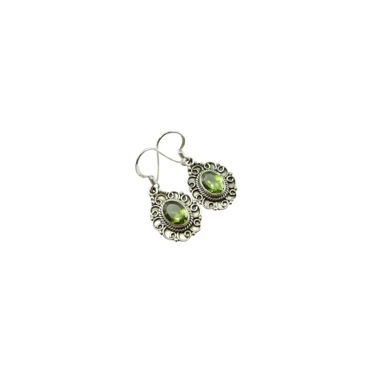 Gröna peridot silverörhängen i oxiderat sterlingsilver