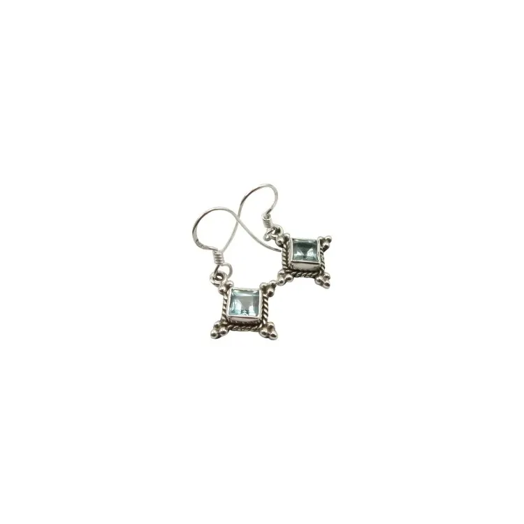 Fyrkantigt blå örhängen i oxiderat sterlingsilver