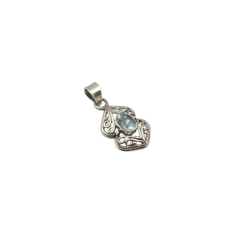 Blå topas hängen i oxiderat sterlingsilver