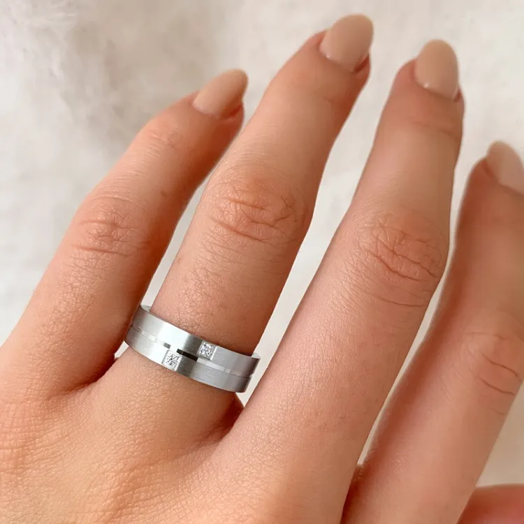 elegant ring i rhodinerat silver